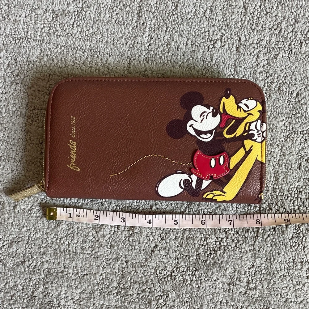 Danielle Nicole Brown backpack and wallet - Picture 14 of 14